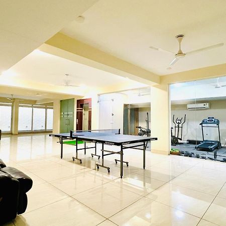 Bluo Studio4 Golf Course Road - Gym, Balcony, Lift Гургаон Екстериор снимка