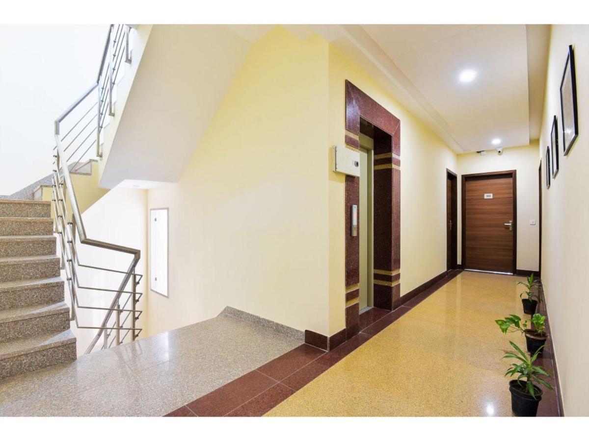 Bluo Studio4 Golf Course Road - Gym, Balcony, Lift Гургаон Екстериор снимка