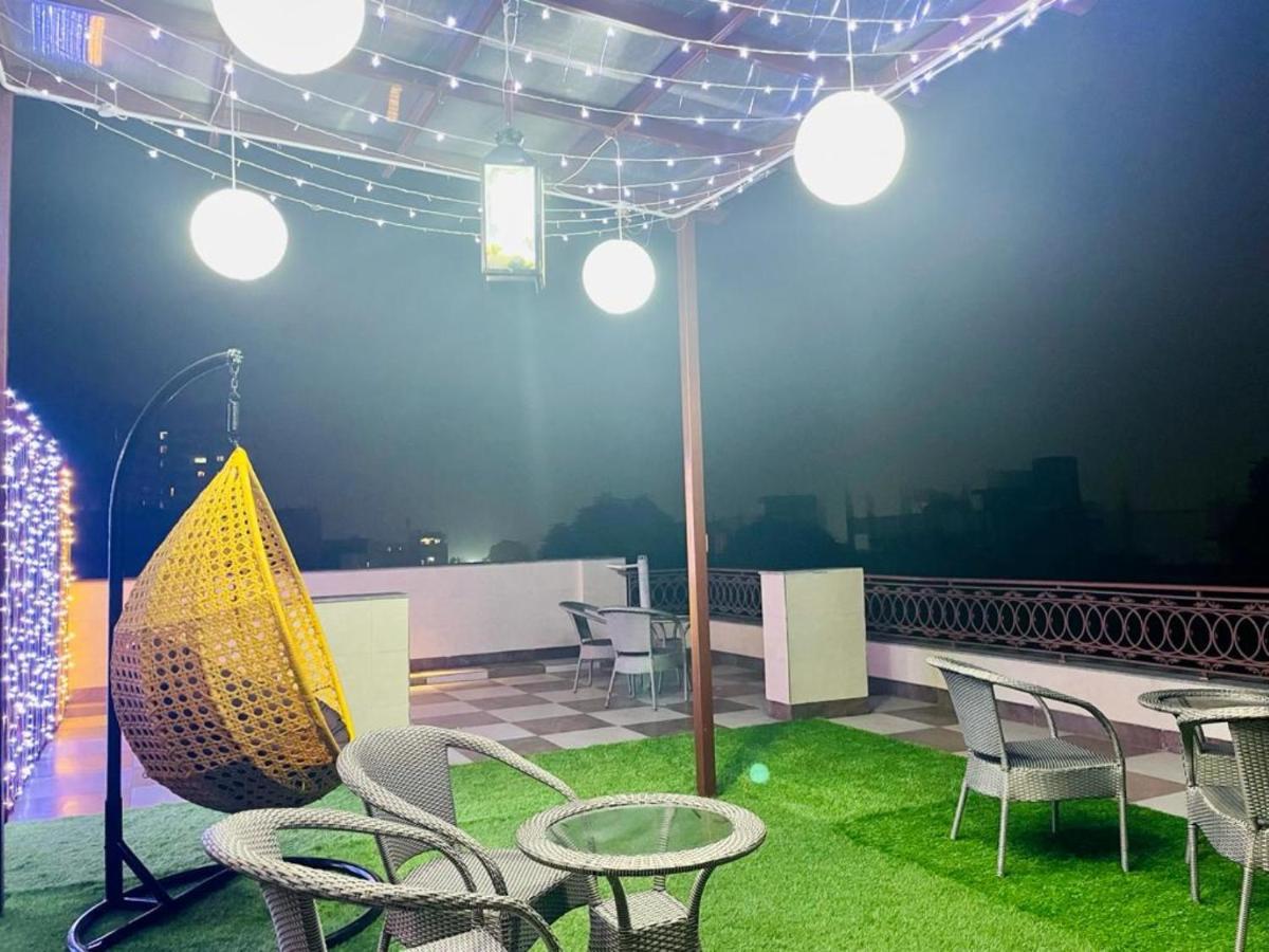 Bluo Studio4 Golf Course Road - Gym, Balcony, Lift Гургаон Екстериор снимка