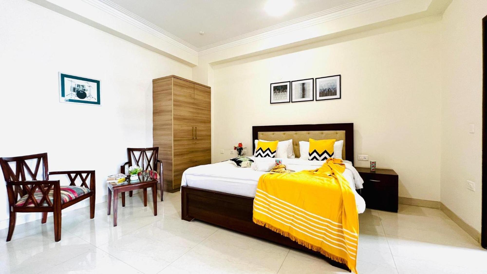 Bluo Studio4 Golf Course Road - Gym, Balcony, Lift Гургаон Екстериор снимка